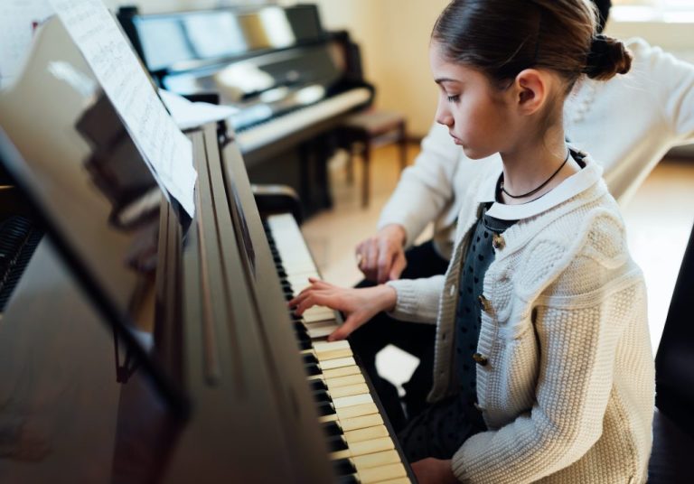 Les tarifs et les formules proposées pour les cours de piano à Lyon chez Wiplay Music